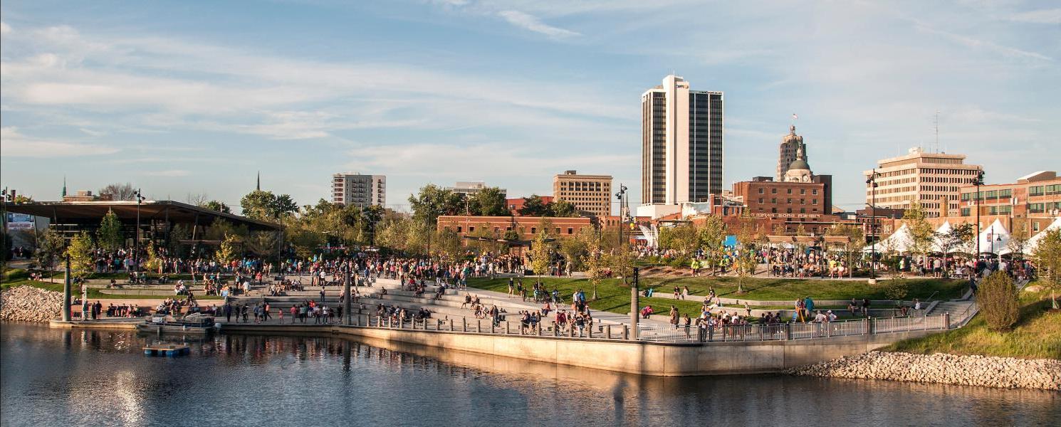 Promenade park and skyline